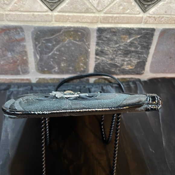 EUC Vintage Coach Wristlet With Leather Flower Embellishment very unique - Picture 5 of 8